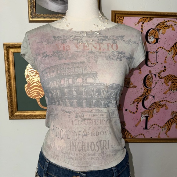 Graphic Print Women's Top - Picture 1 of 3